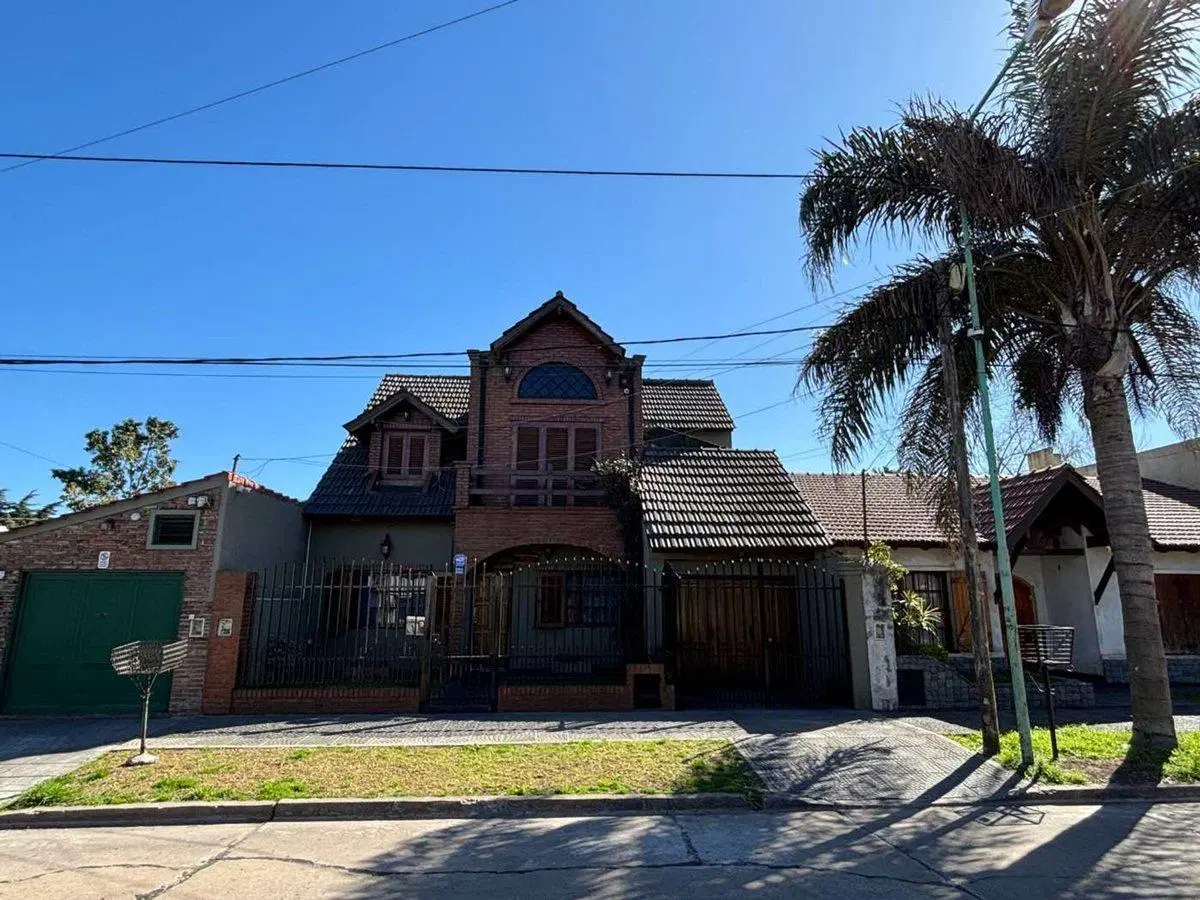 VENTA CASA 4 AMBIENTES - S A de Padua 2