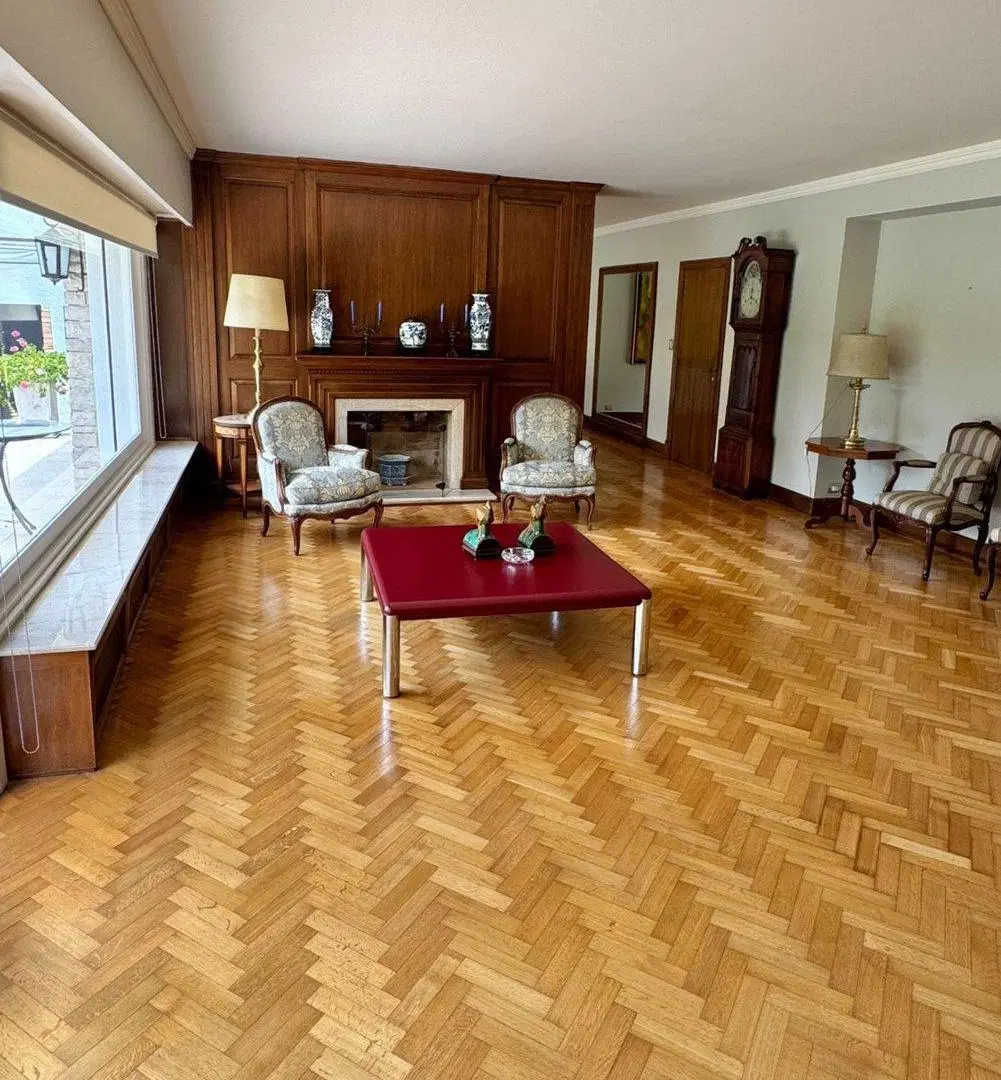 Venta casa en Acassuso con jardin/pileta/garage. 4