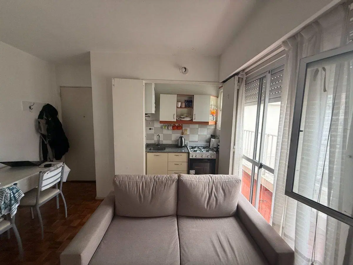 Venta-Monoambiente  Recoleta, balcón vista abierta 3