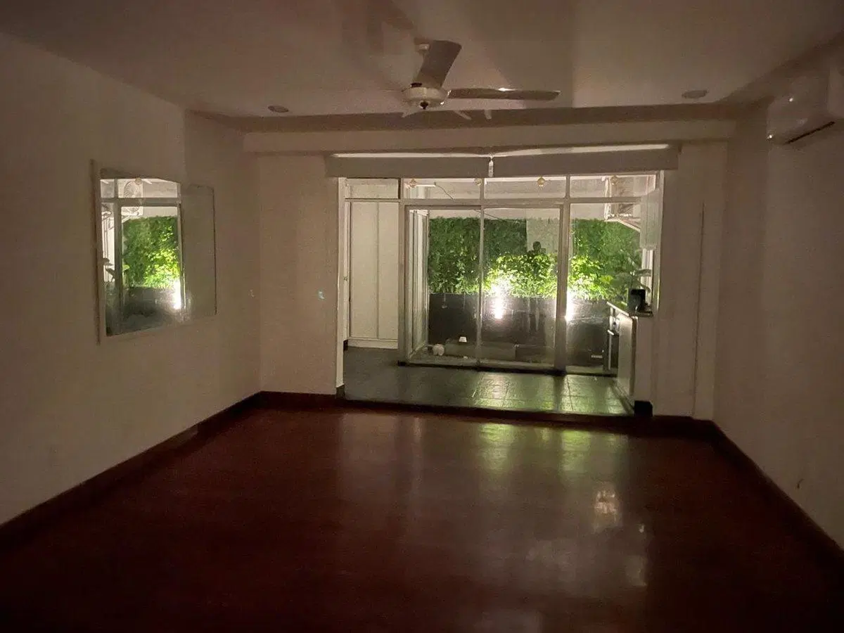 Monoambiente, patio, recoleta, cochera disponible 3