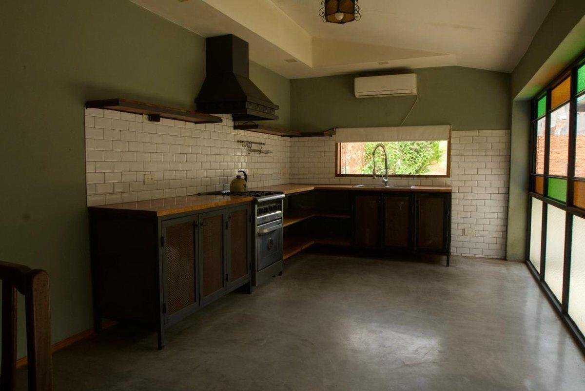 Foto de CASA 4 AMBIENTES CON PILETA COCHERA EN LOTE 408 m2, imagen 4