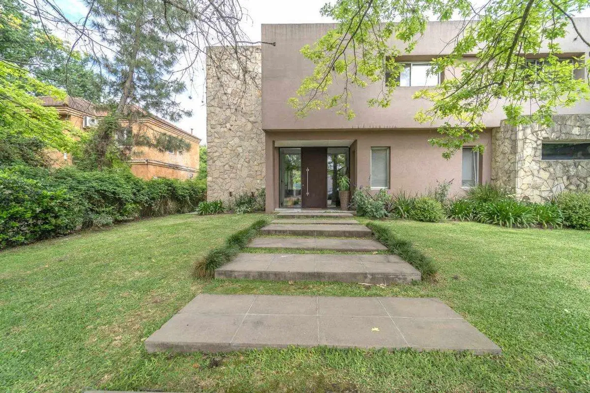 Venta Casa Barrio Los Laureles, Pilar 4