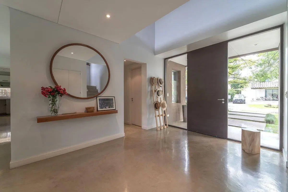 Venta Casa Barrio Los Laureles, Pilar 5