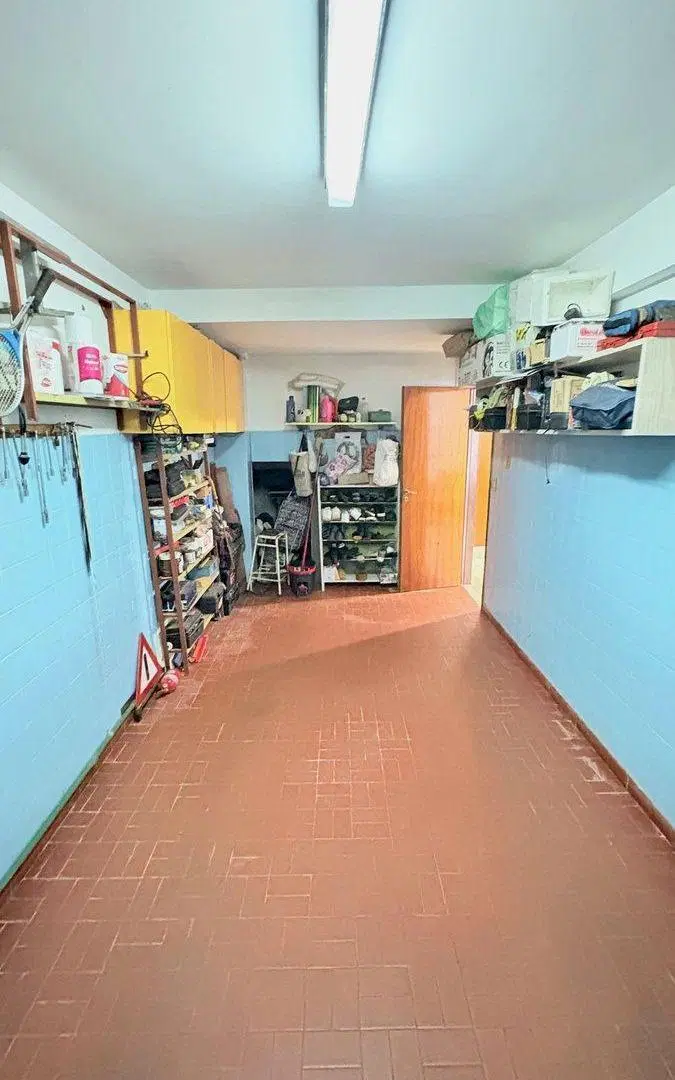 Venta casa 4 dormitorios con patio en Olivos 4