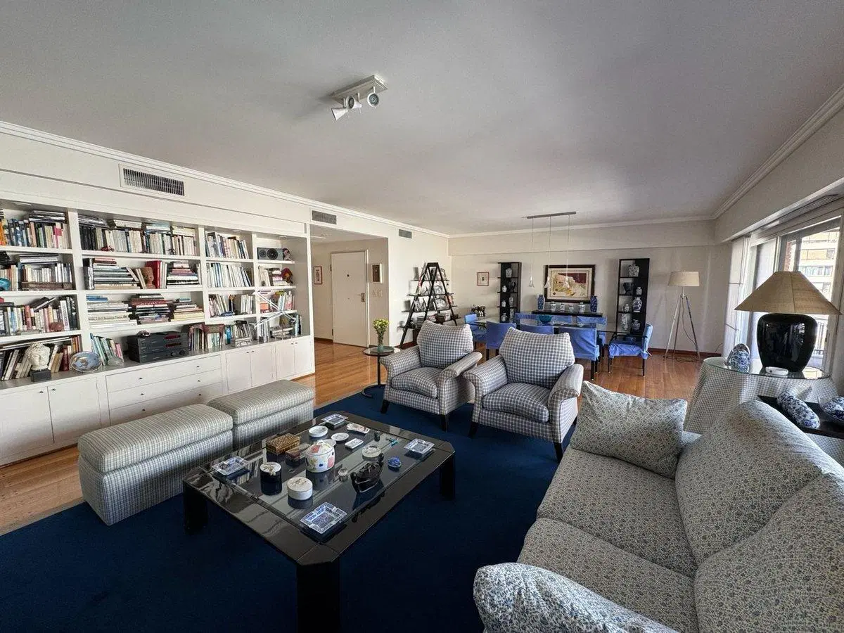 Piso en Recoleta con 3 suites y 2 cocheras 2