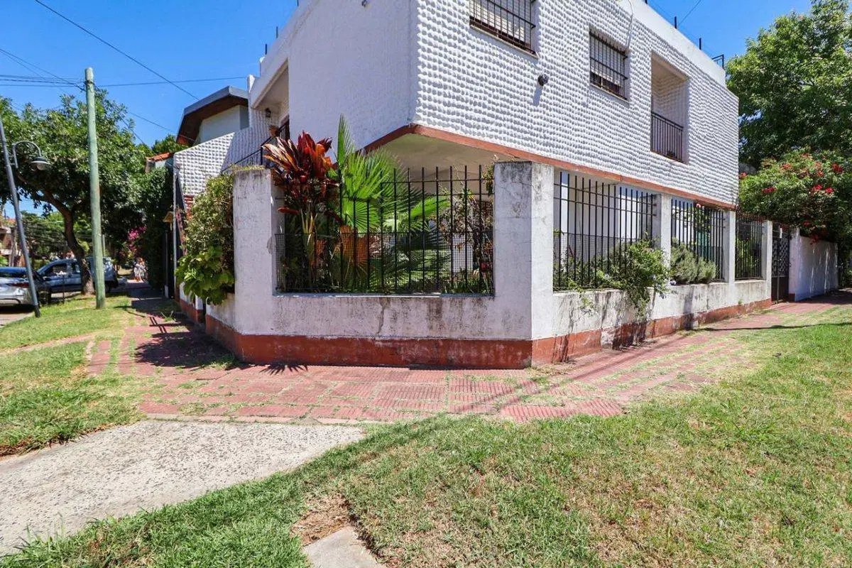 PH 3 amb con jardin y patio - Olivos Roche 5