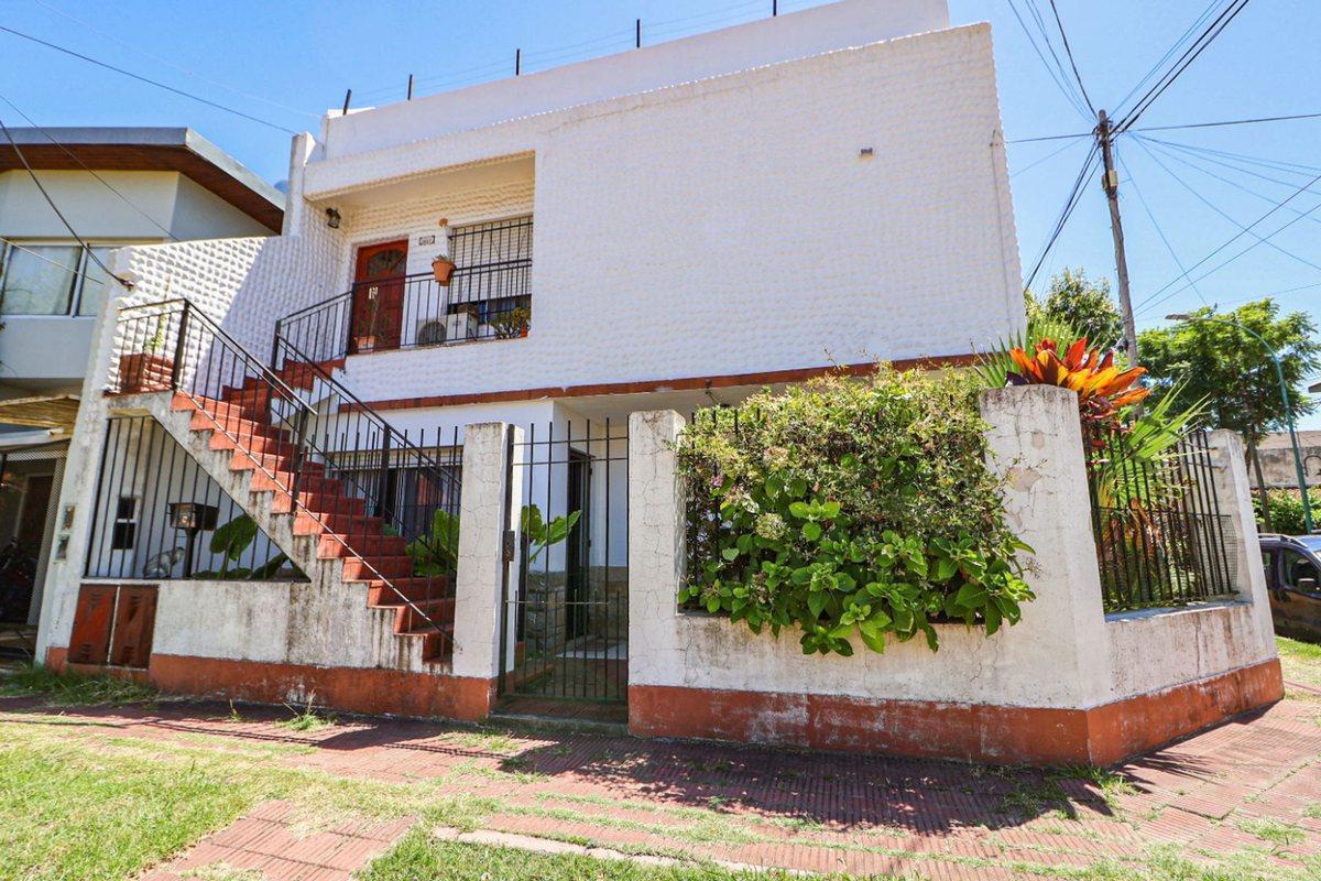 PH 3 amb con jardin y patio - Olivos Roche