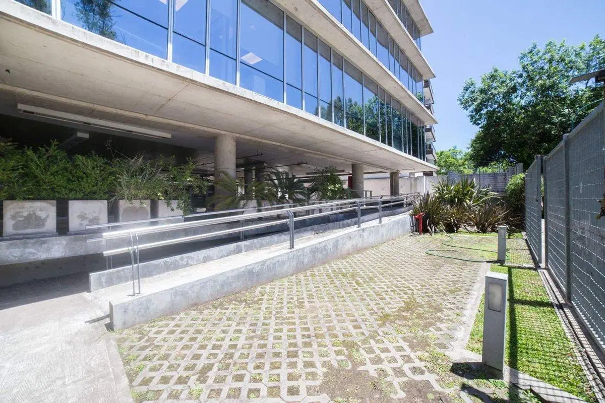 OFICINAS 450 m2 PLANTA LIBRE en OLIVO, 8 cocheras 2