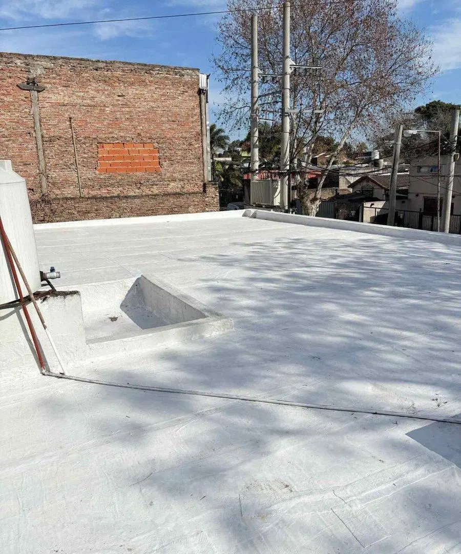 Venta casa gran lote en Chilavert 3