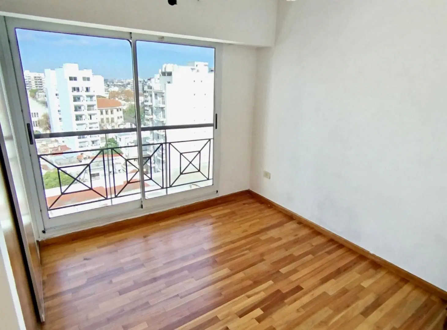 Venta departamento 3 ambientes Floresta 5