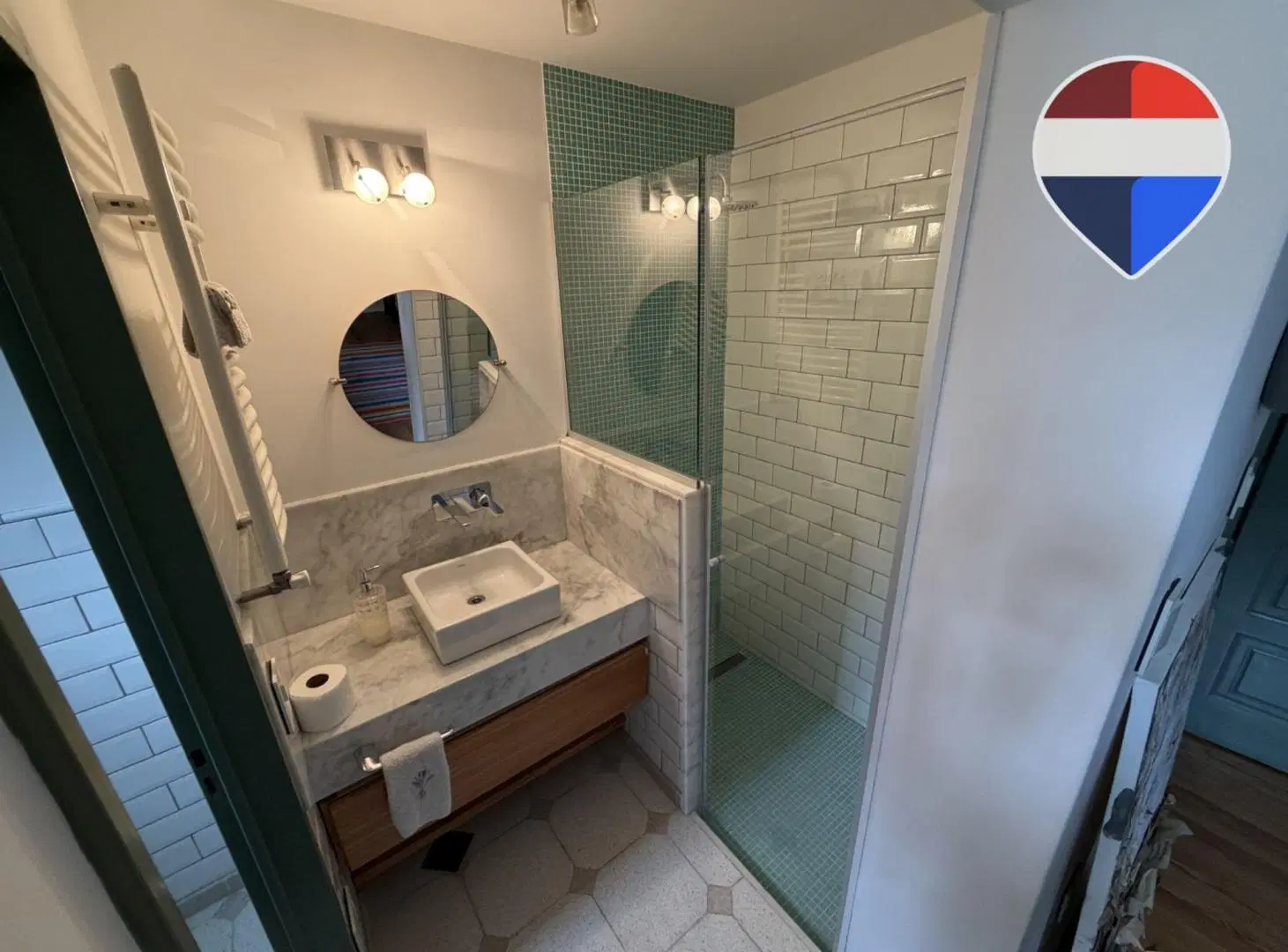 VENTA CASA EN MARTINEZ CON JARDIN PILETA QUINCHO 4