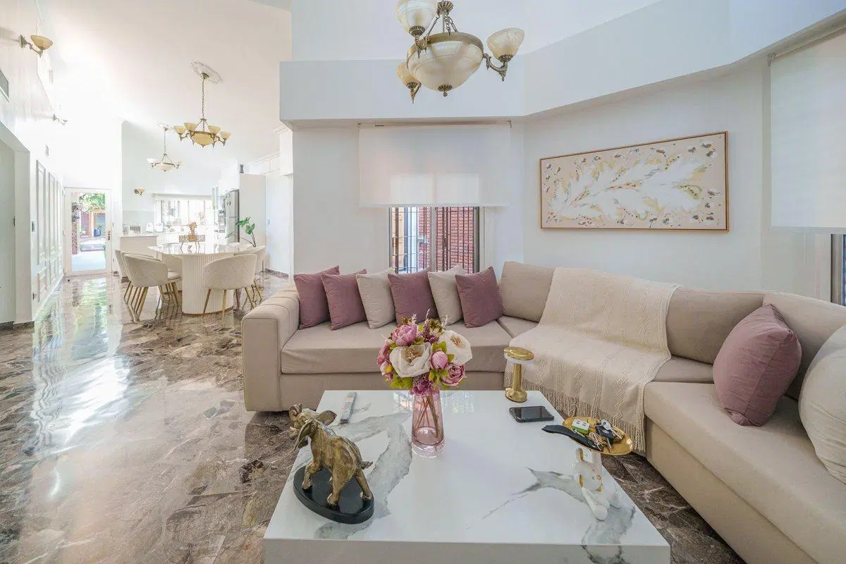 VENTA CASA - VILLA BALLESTER CENTRO - IMPECABLE 2