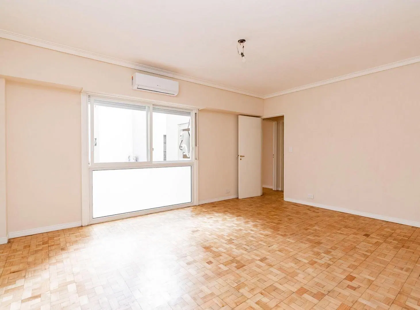 VENTA DEPTO 3 AMB. MODERNIZADO, COCHERA COLEGIALES 2