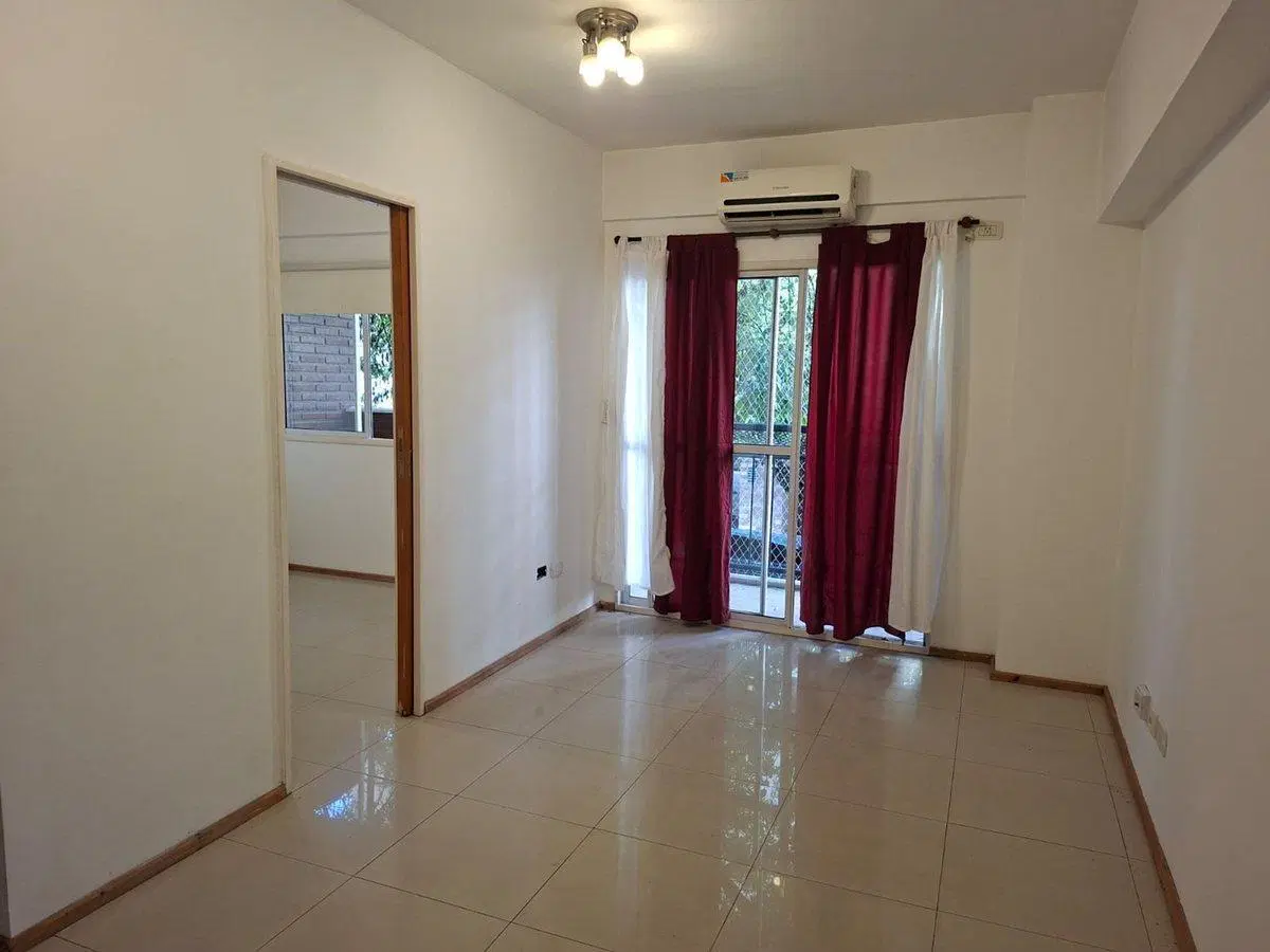 VENTA 2 AMB IMPECABLE CON BALCON 3