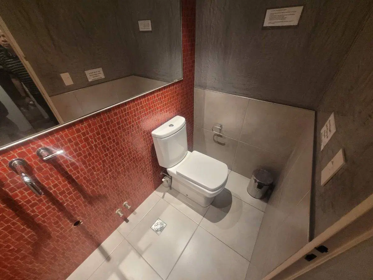 Venta oficina tipo casa con pileta, Martinez 8