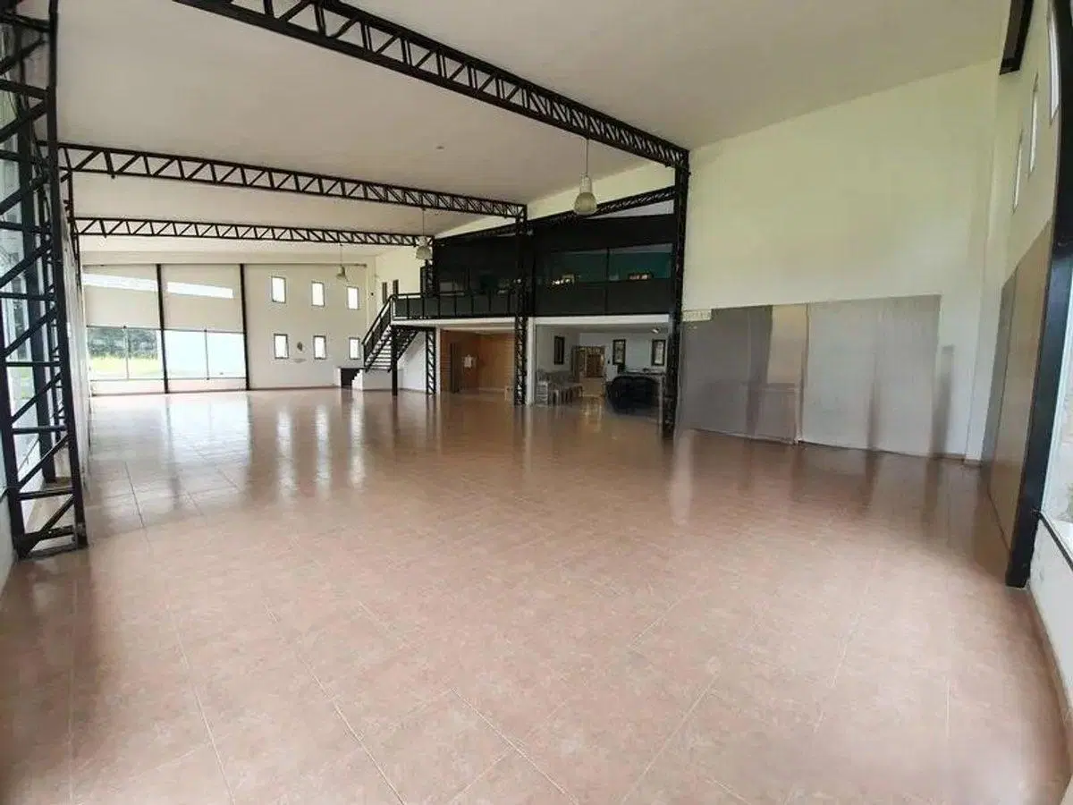 Venta Nave Industrial, Mercedes 4