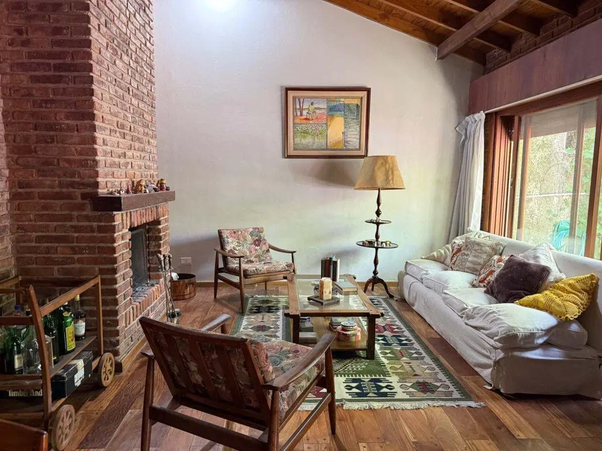 Casa de una planta con altillo y jardín Martinez 4