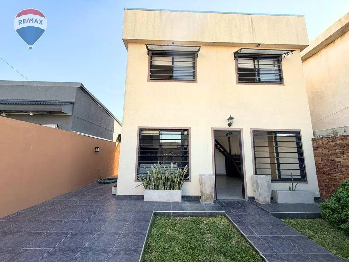 Venta Casa 3 ambientes Garage y Parque en Pilar 3