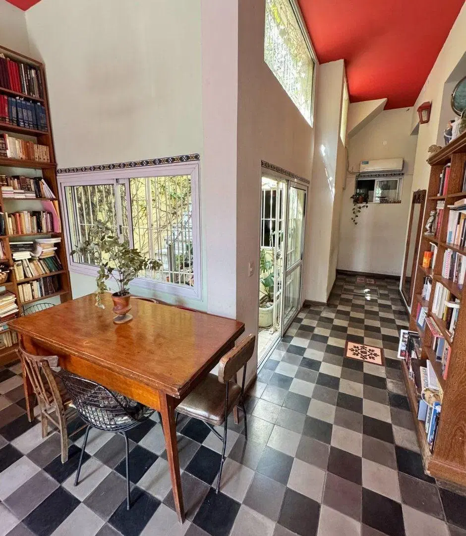 Venta CASA 6 ambientes con TERRAZA en CHACARITA 4