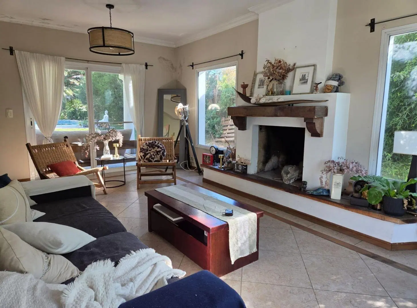 CASA EN VENTA  5 dorm, pileta Barrio Septiembre 2