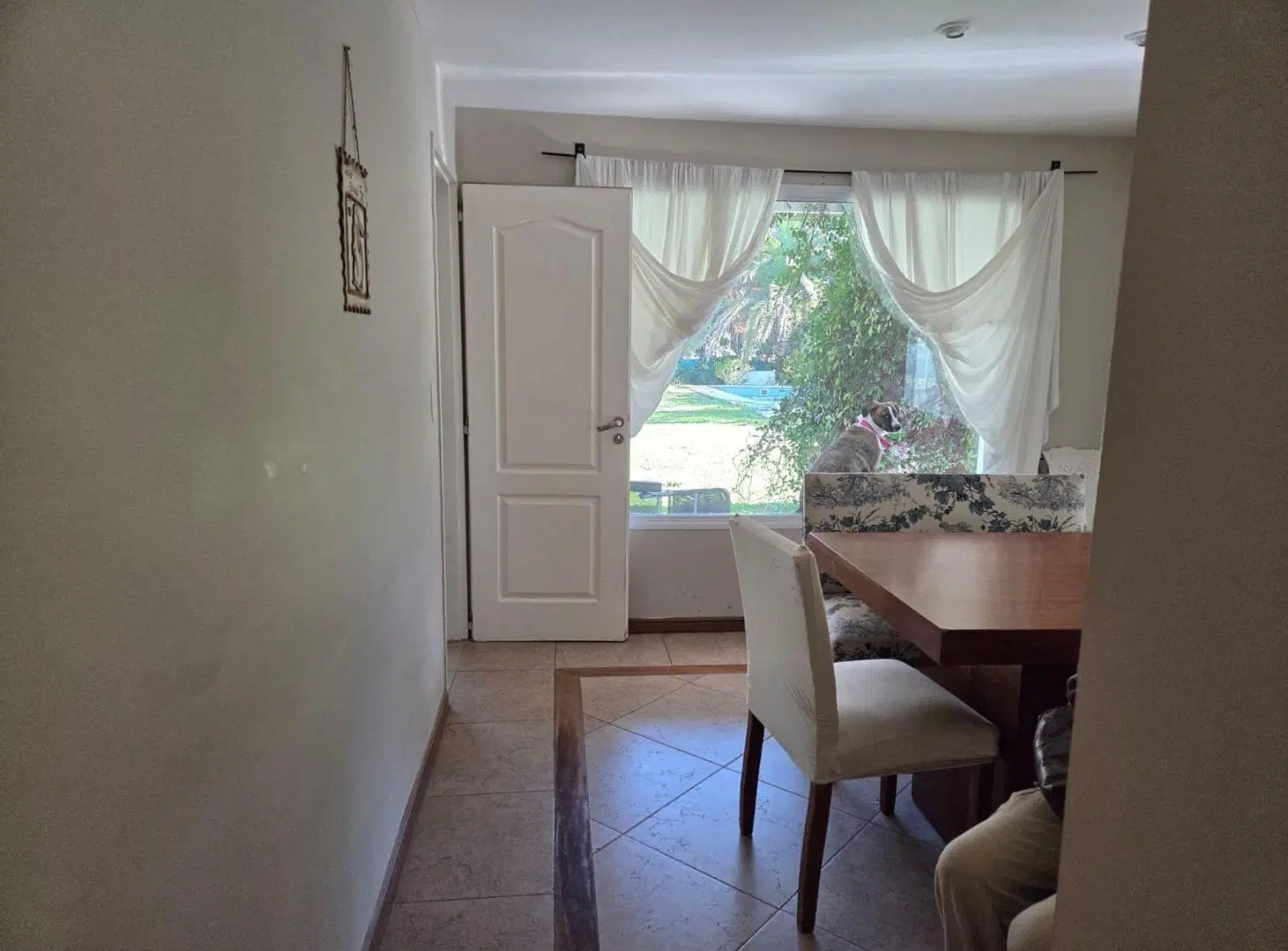 CASA EN VENTA  5 dorm, pileta Barrio Septiembre 5