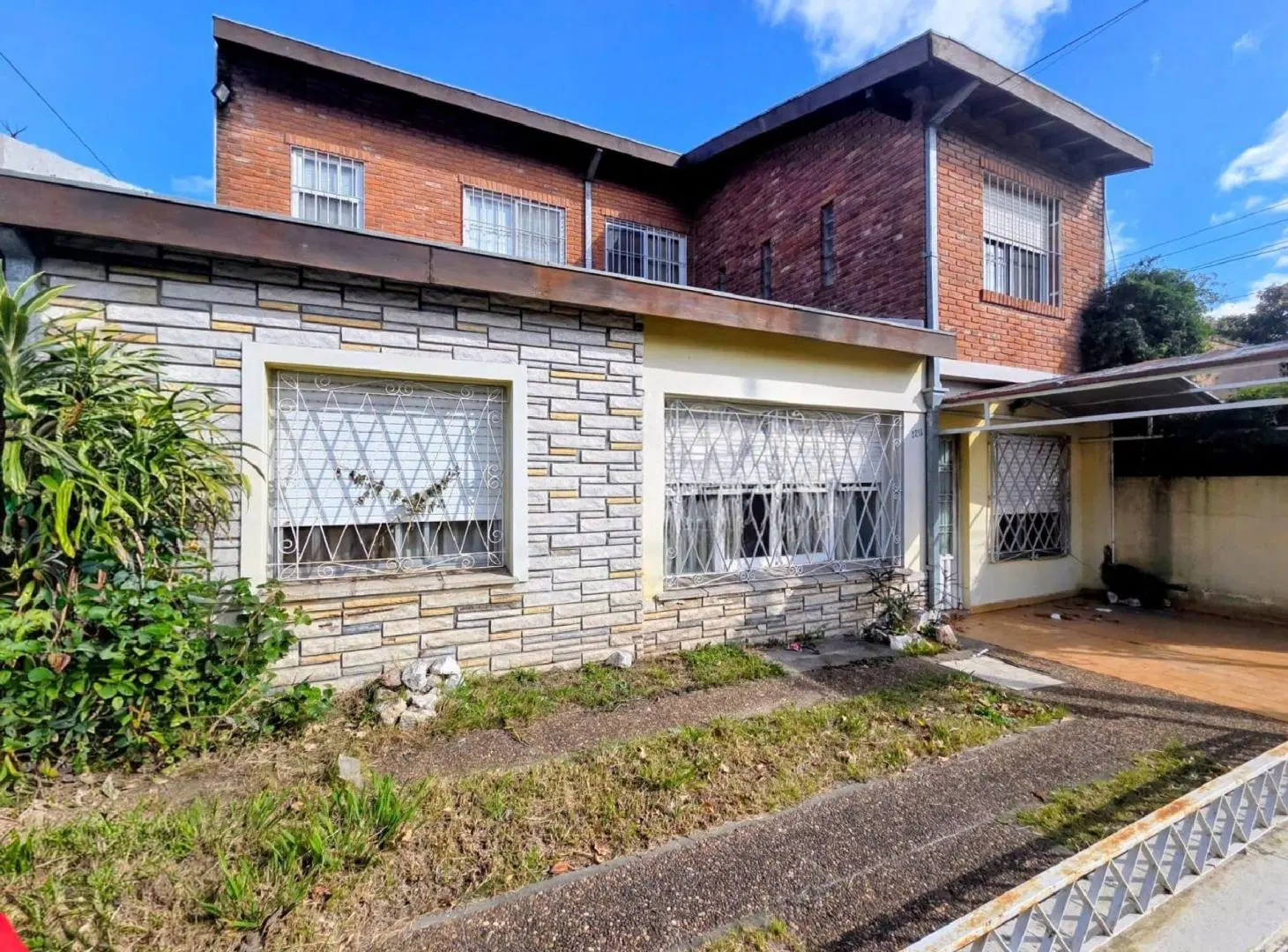 VENTA 2 CASAS MISMO LOTE  APTA CREDITO JARDIN 4