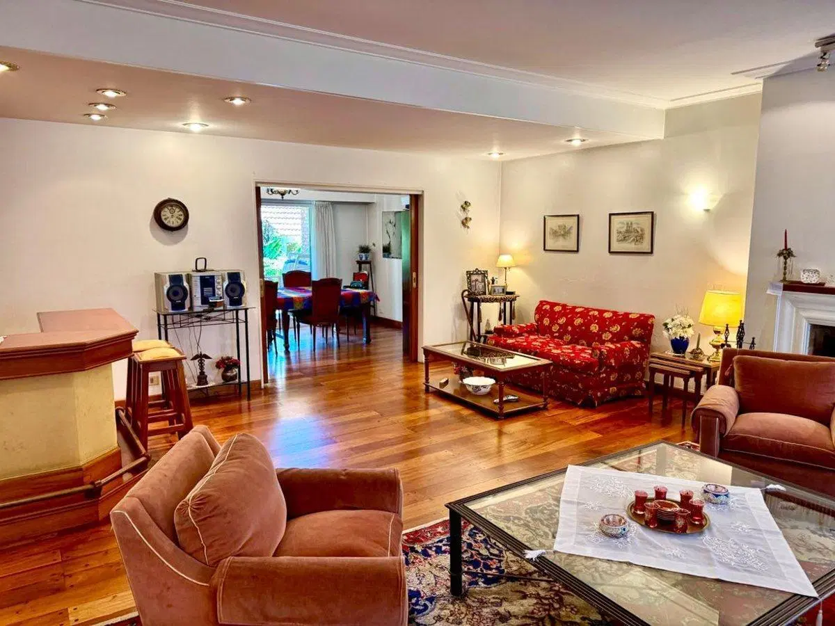 Casa de 5 ambientes en San Isidro con pileta 5