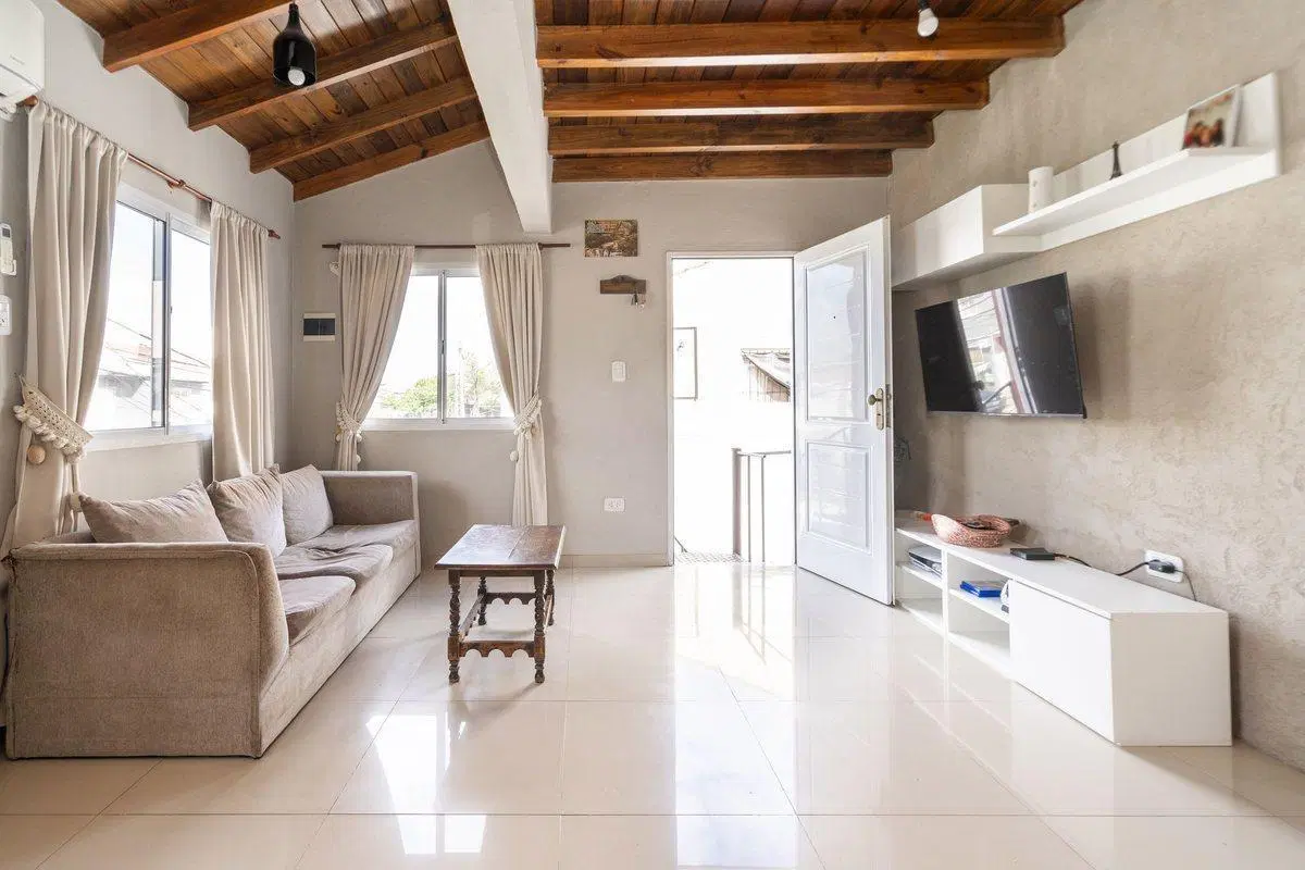 CASA EN VENTA CON PILETA MAS DEPARTAMENTO BECCAR 2