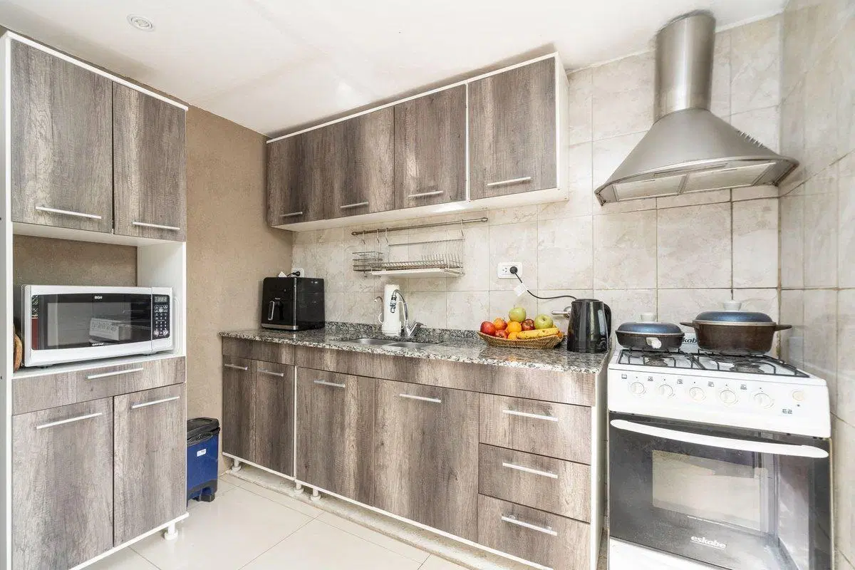 CASA EN VENTA CON PILETA MAS DEPARTAMENTO BECCAR 8