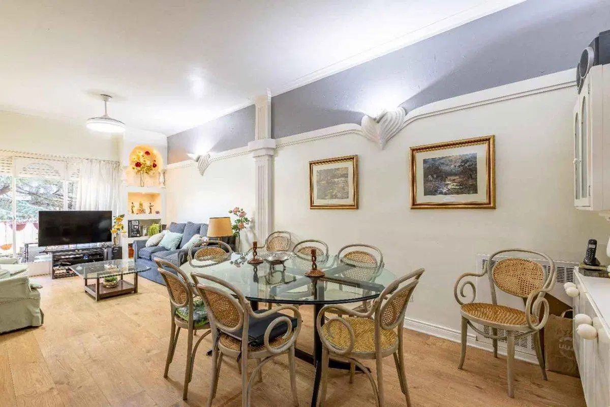 VENTA SEMIPISO 4 AMB  COCHERA EXCELENTE UBICACION 5