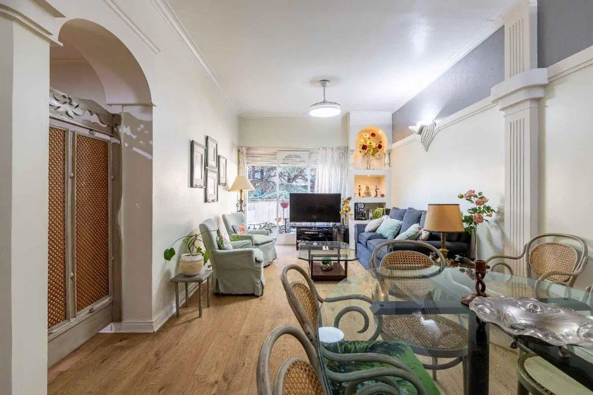 VENTA SEMIPISO 4 AMB  COCHERA EXCELENTE UBICACION 2