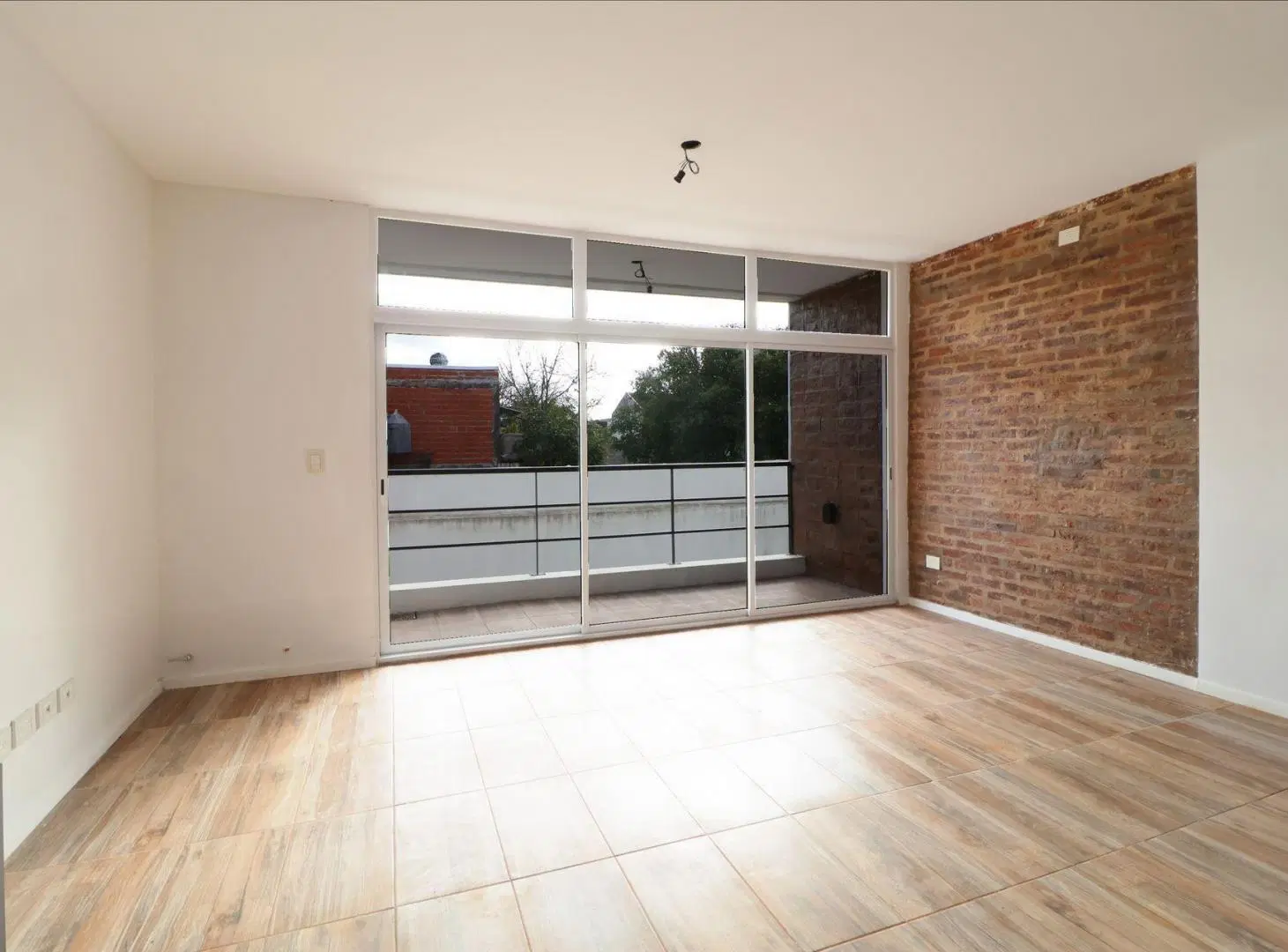 VENTA DEPARTAMENTO DIVISIBLE A ESTRENAR C COCHERA 8