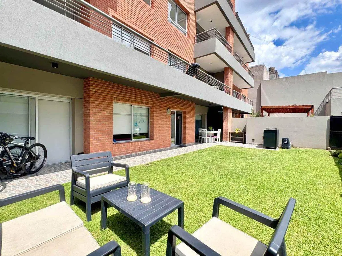 Departamento 3 Amb con Jardin, cochera y pileta 4