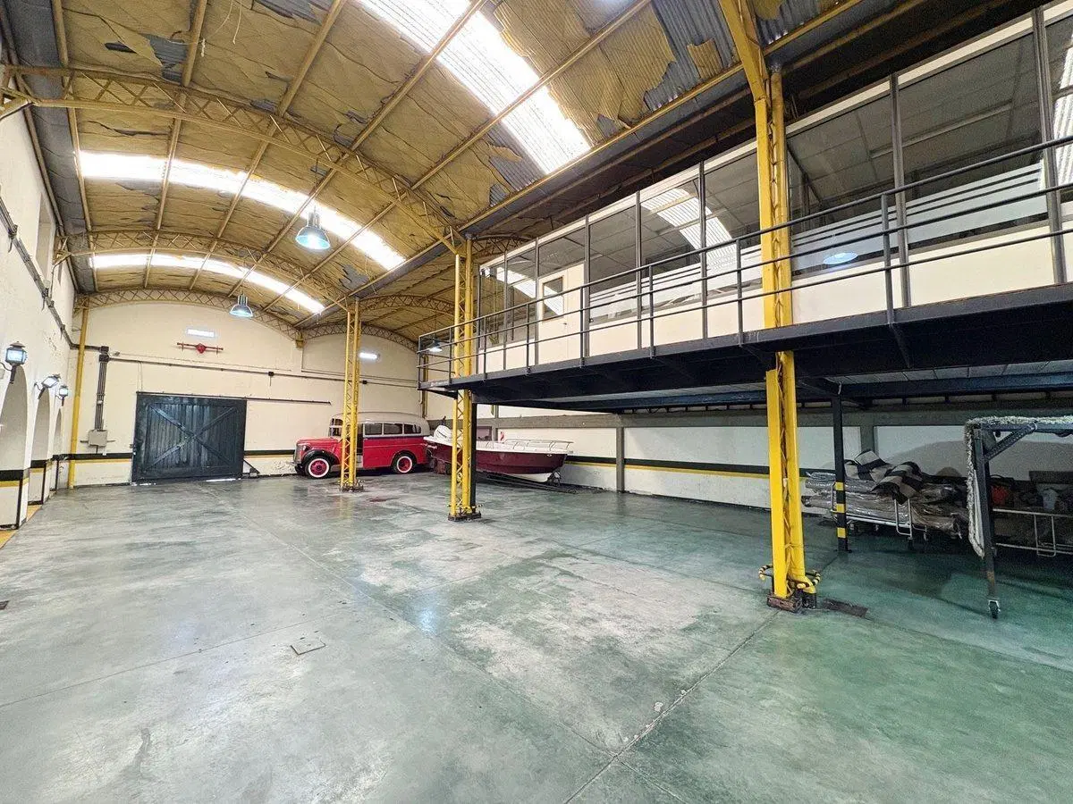 VENTA DEPOSITO INDUSTRIAL CON OFICINAS 8