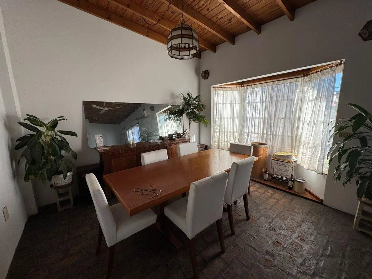 Vivienda en PA con 3 dormitorios + depósito en PB. 8