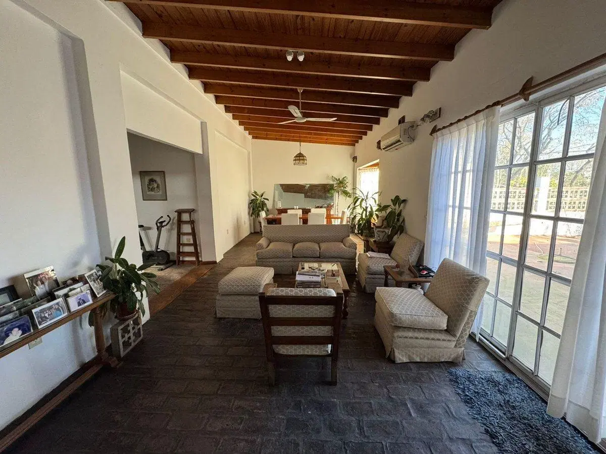 Vivienda en PA con 3 dormitorios + depósito en PB. 5