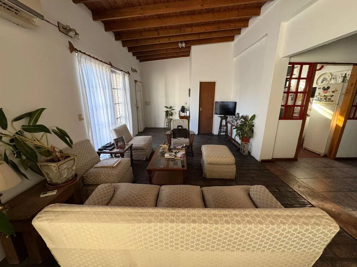 Vivienda en PA con 3 dormitorios + depósito en PB. 3