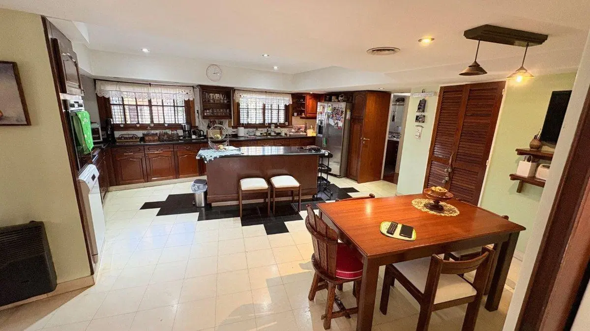 Venta casa 4 dormitorios Martinez Permuta 5