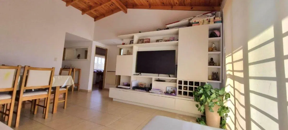 PROPIEDAD DESTACADA! DEPARTAMENTO 3 AMB C/COCH 3