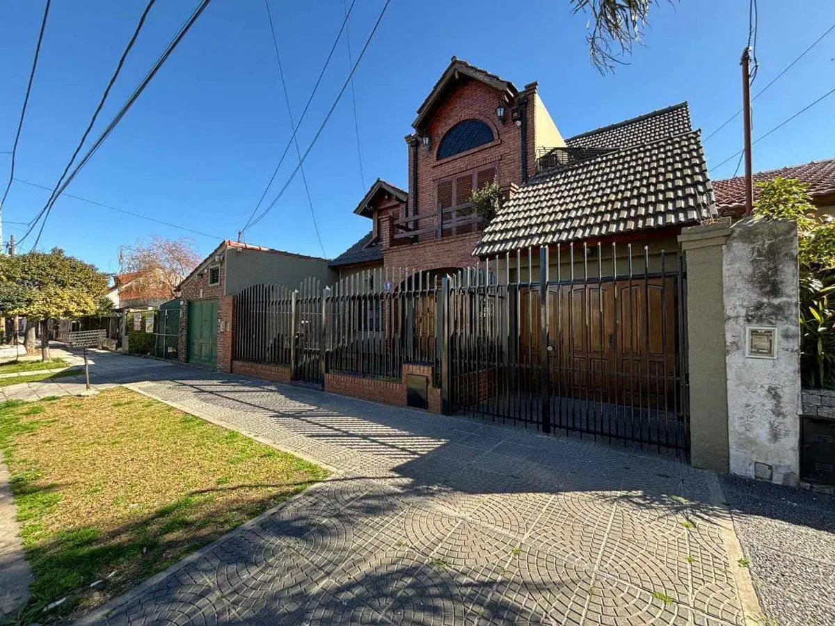 VENTA CASA 4 AMBIENTES - S A de Padua 3