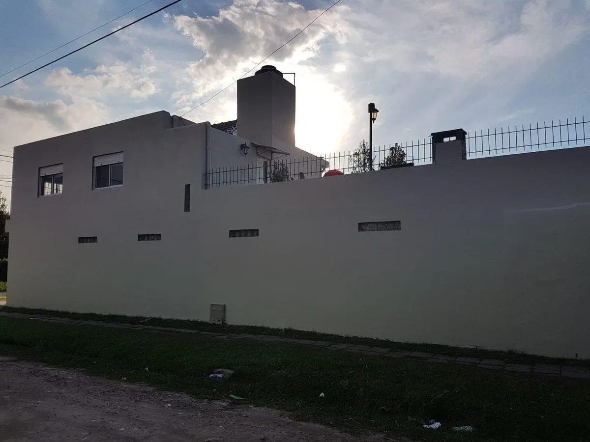 CASA CON JARDIN, TERRAZA Y QUINCHO en Jose C Paz 4