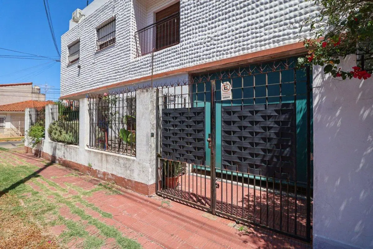 PH 3 amb con jardin y patio - Olivos Roche 5