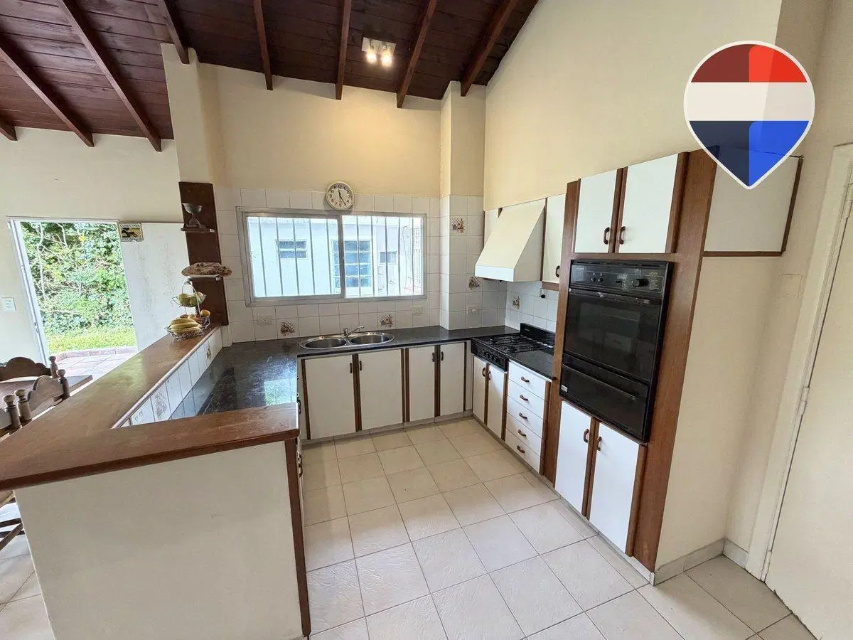 VENTA CASA 4 AMB. JARDIN/QUINCHO VICENTE LOPEZ 4