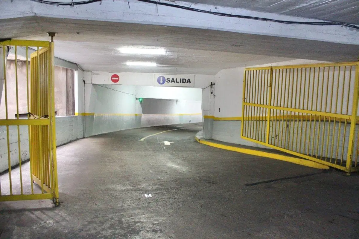 VENTA Cochera Fija y Cubierta en Balvanera 4