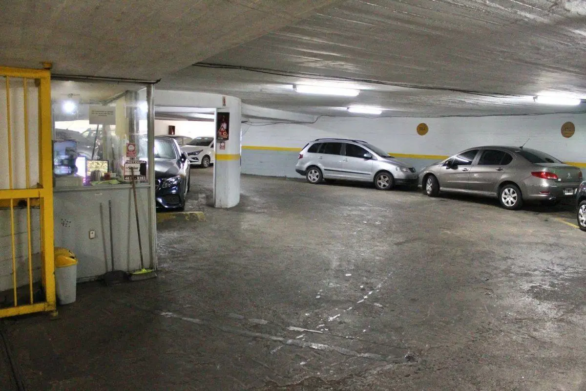 VENTA Cochera Fija y Cubierta en Balvanera 5