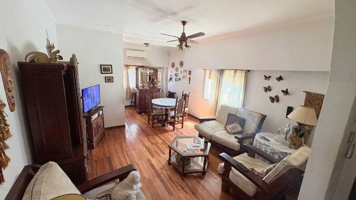 Venta casa gran lote en Chilavert 4