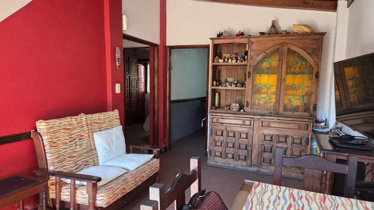 CASA CON JARDIN EN 3 DE FEBRERO 3
