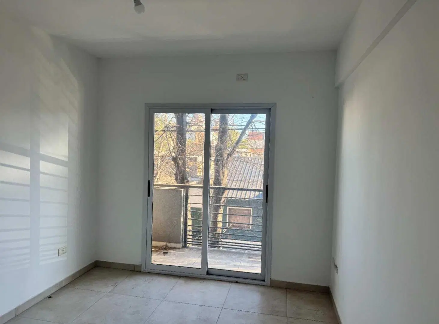 2 amb a estrenar + Balcón + cochera fija 1