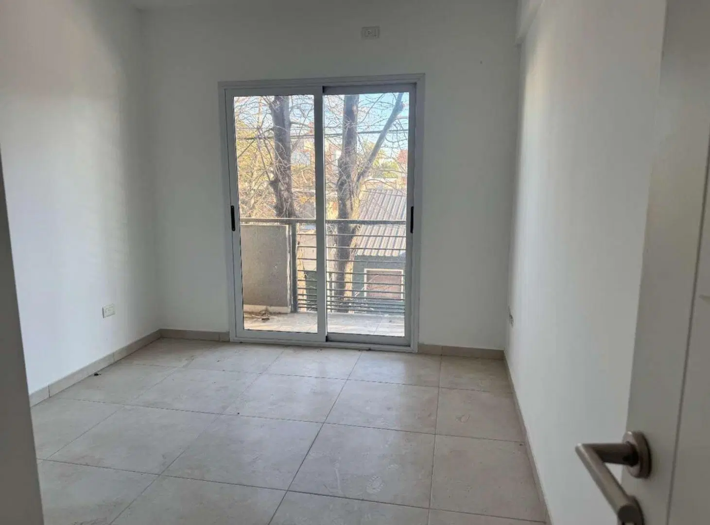 2 amb a estrenar + Balcón + cochera fija 4