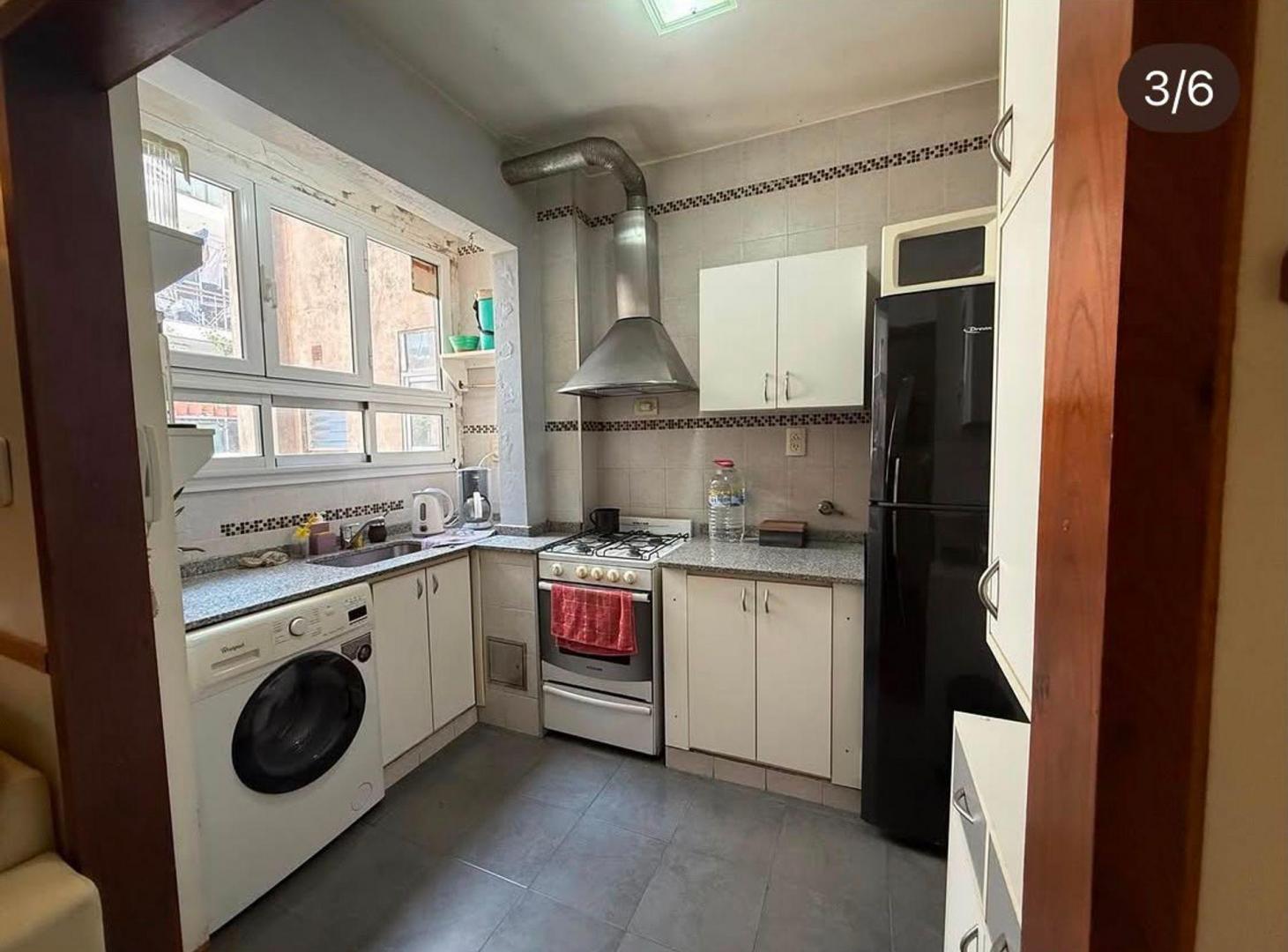 Foto de VENTA DEPTO 3 AMB - ABASTO - AMOBLADO, imagen 2